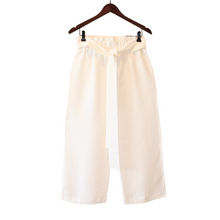 Load image into Gallery viewer, <transcy>شورت كاجوال من الكتان العضوي</transcy>