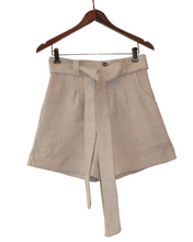 Load image into Gallery viewer, Linen - Pleated Shorts With Fabric Belt