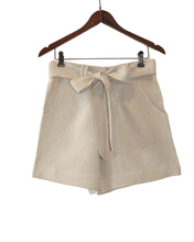 Load image into Gallery viewer, Linen - Pleated Shorts With Fabric Belt
