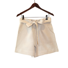 Load image into Gallery viewer, Linen - Pleated Shorts With Fabric Belt