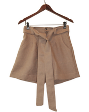 Load image into Gallery viewer, Linen - Pleated Shorts With Fabric Belt