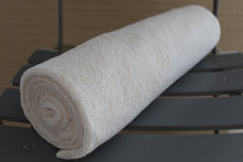 Load image into Gallery viewer, <transcy>منشفة شاطئ كبيرة الحجم - 221 سم × 101 سم - 480 جرام لكل متر مربع</transcy>