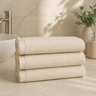 <transcy>منشفة استحمام فاخرة تيري - 68 × 137 سم - 560 جرام لكل متر مربع</transcy>